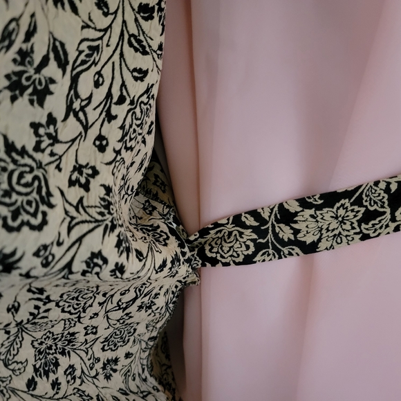 Tamotsu Wrap Top, Size Small - Picture 3 of 6